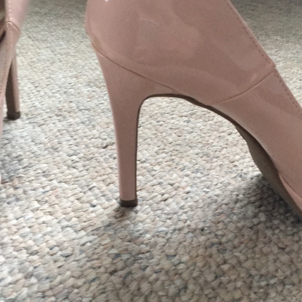 Pumps - Picture 4 of 4
